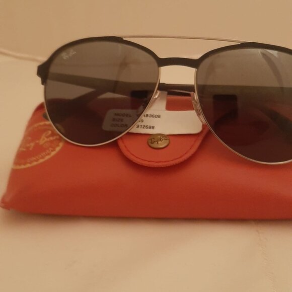 Ray-Ban sunglasses - New with case - Picture 2 of 2
